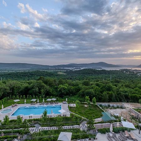 Montenegro Lodge Kavac Экстерьер фото View of the resort