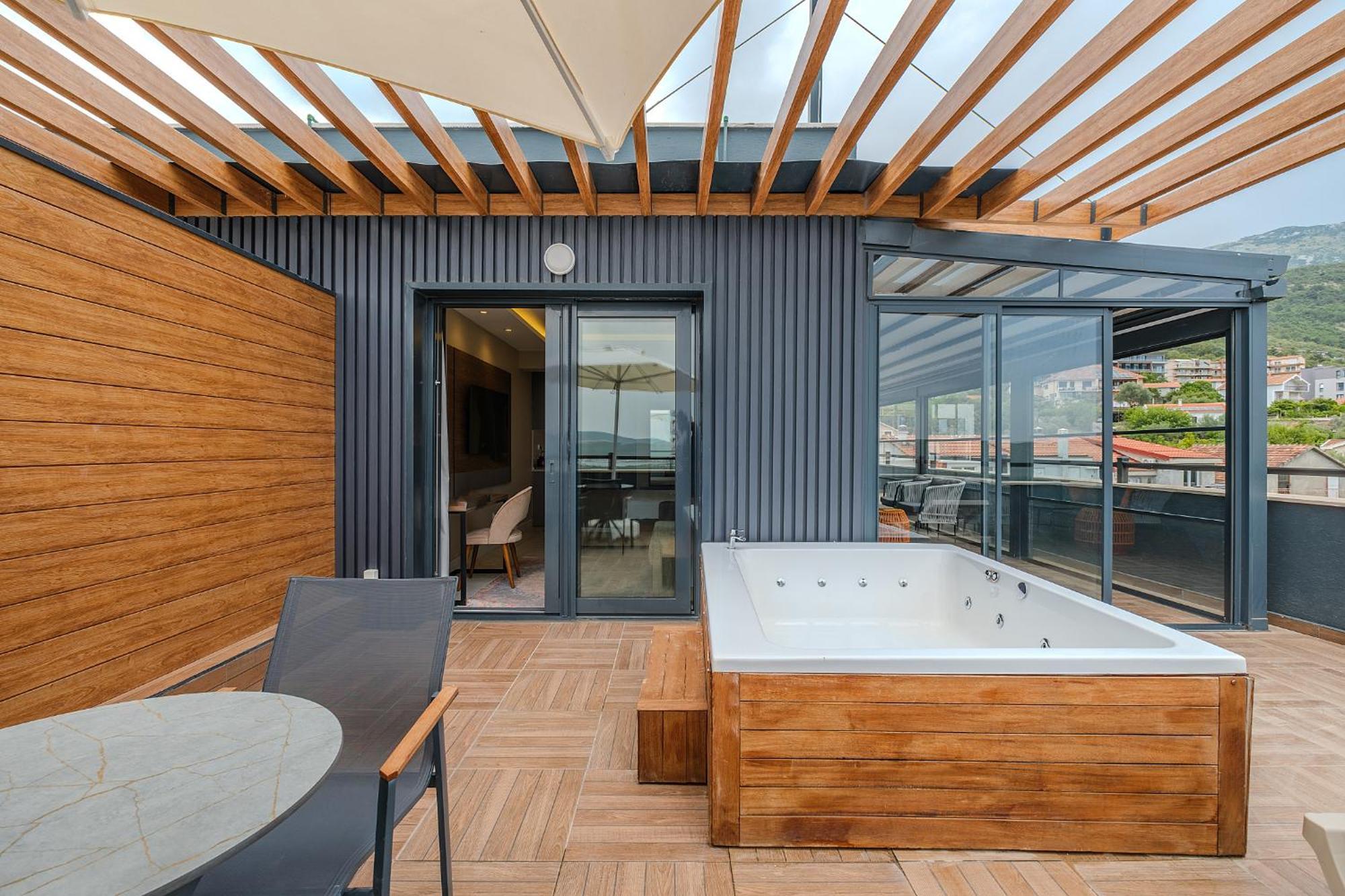 Montenegro Lodge Kavac Номер фото A rooftop spa