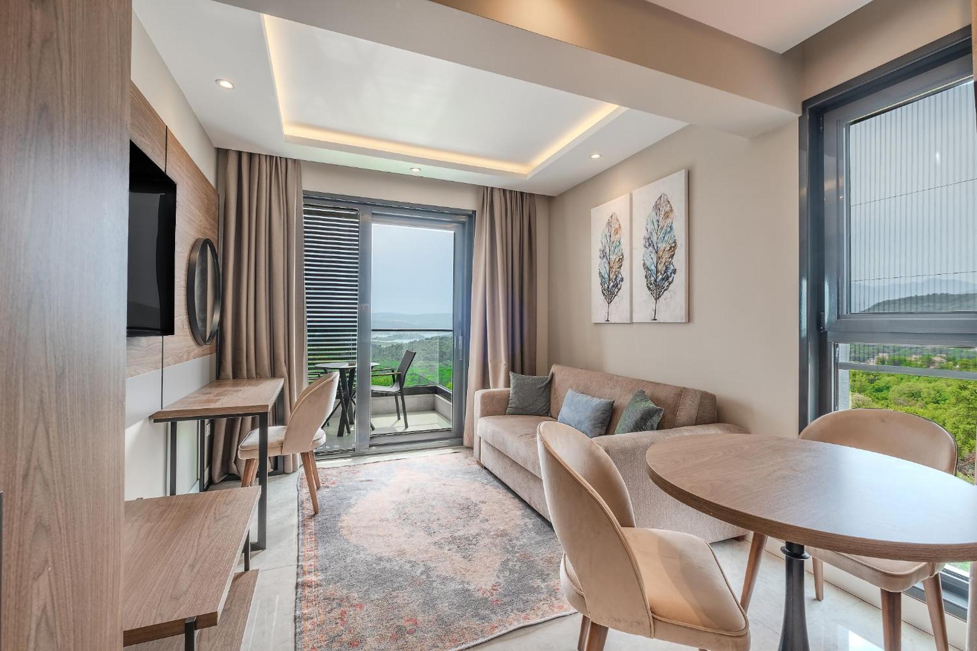 Montenegro Lodge Kavac Номер фото A typical apartment at the complex