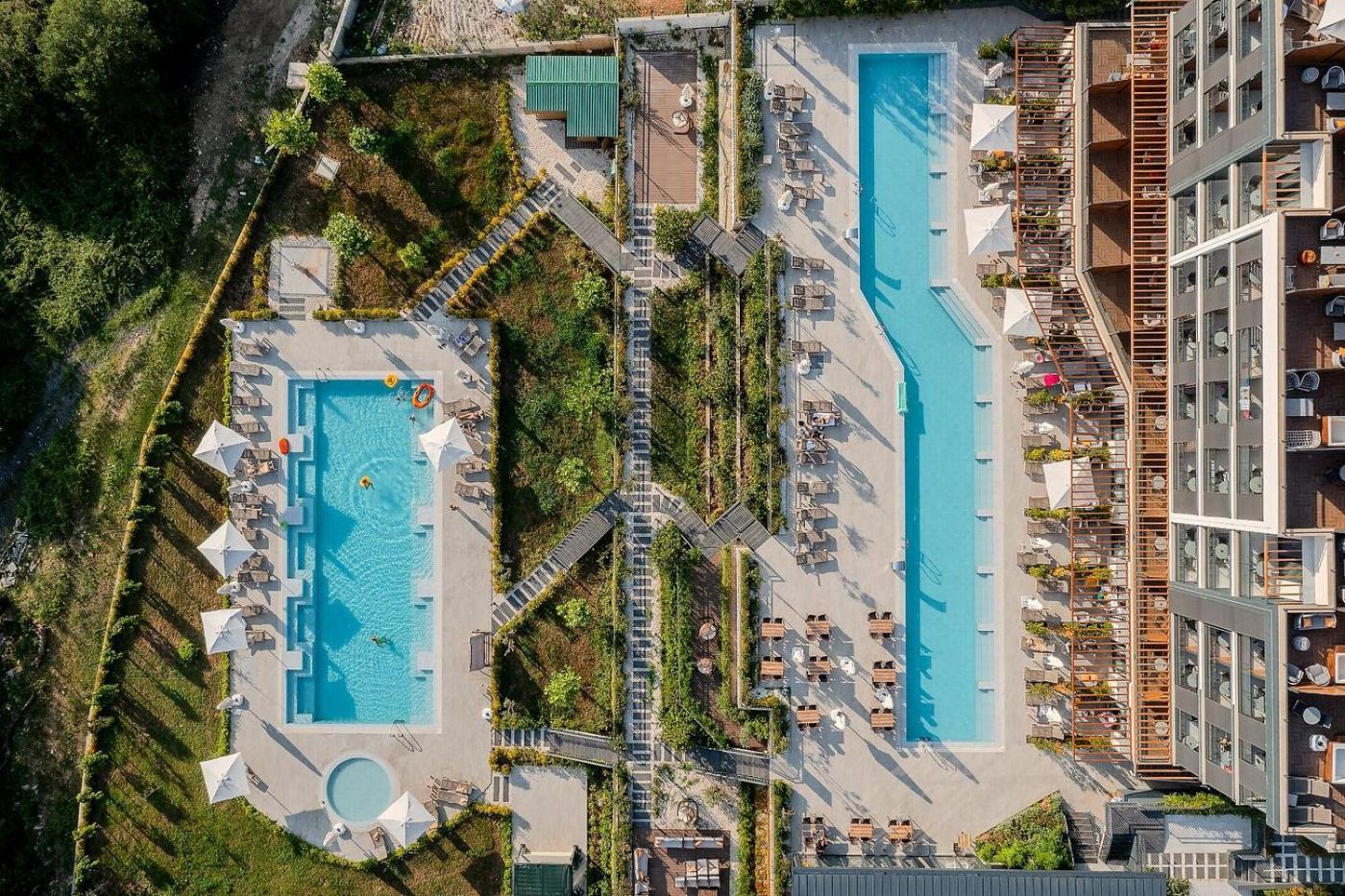 Montenegro Lodge Kavac Экстерьер фото Aerial view of the hotel